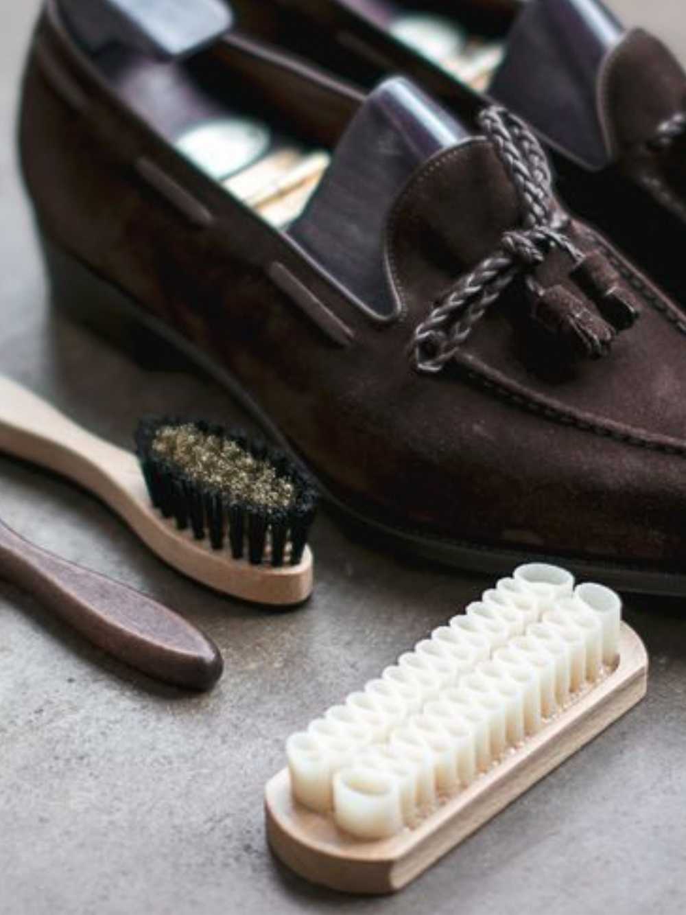 Les brosses pour nettoyer le cuir